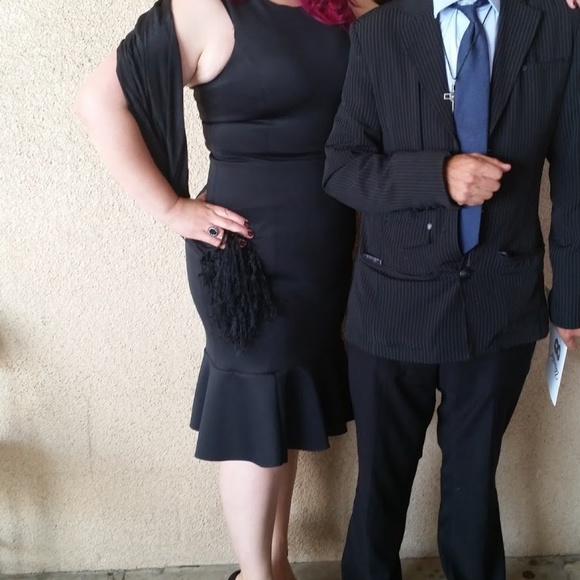 Guess By Marciano- black flute dress - Picture 1 of 6